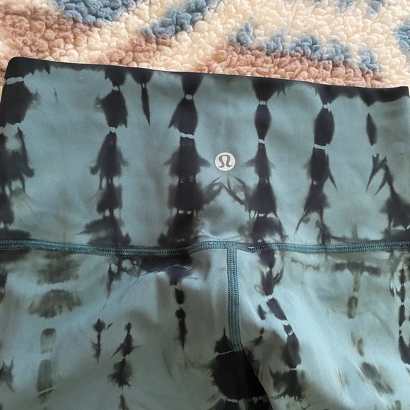 Lululemon High Rise Legging - Picture 2 of 3